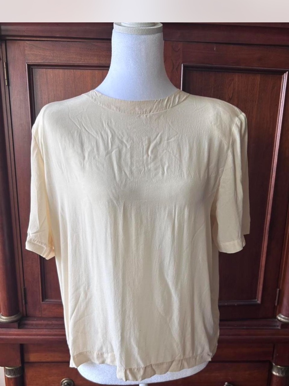 Silk yellow Linda Hutton Short-Sleeve Women's Top Bloyse